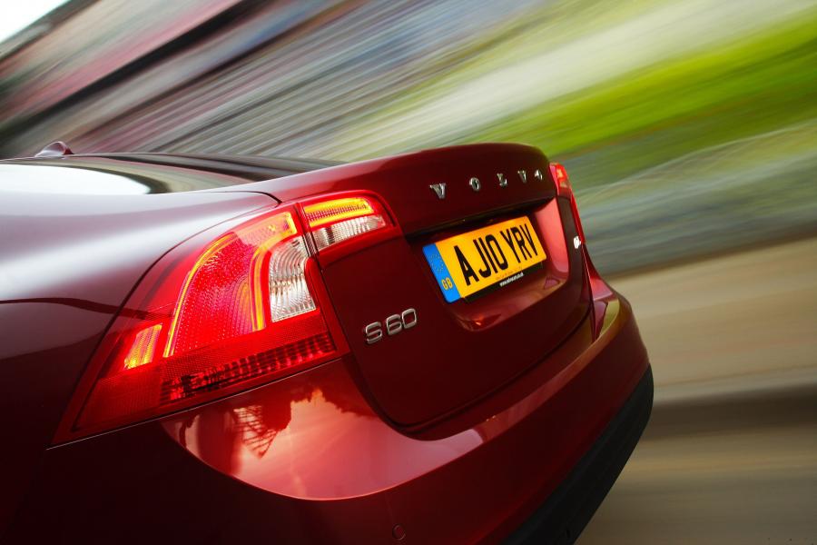  Volvo S60 2010 года  (фото 220 из 226)
